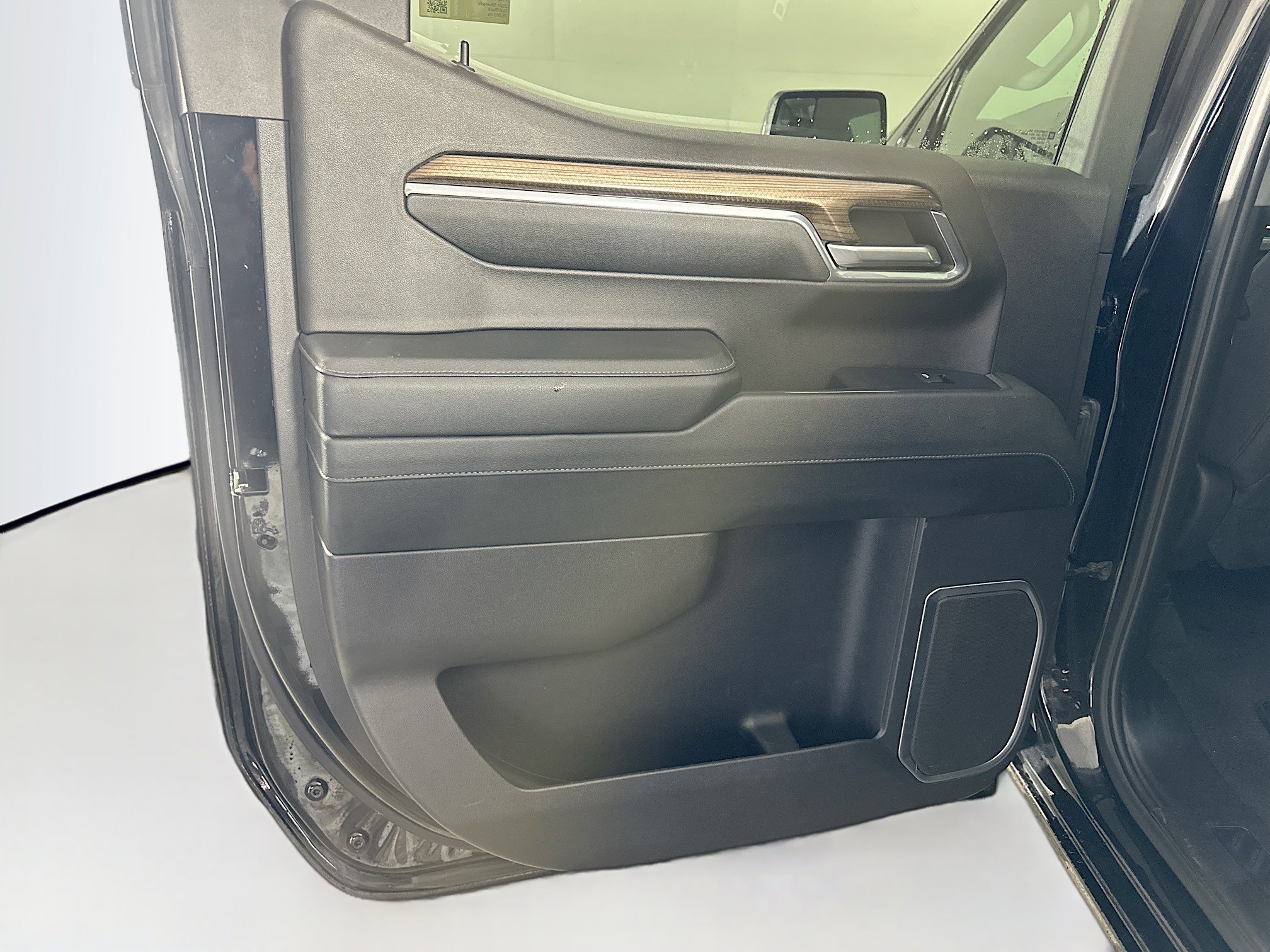 Used 2024 Chevrolet Silverado 1500 LT image 25