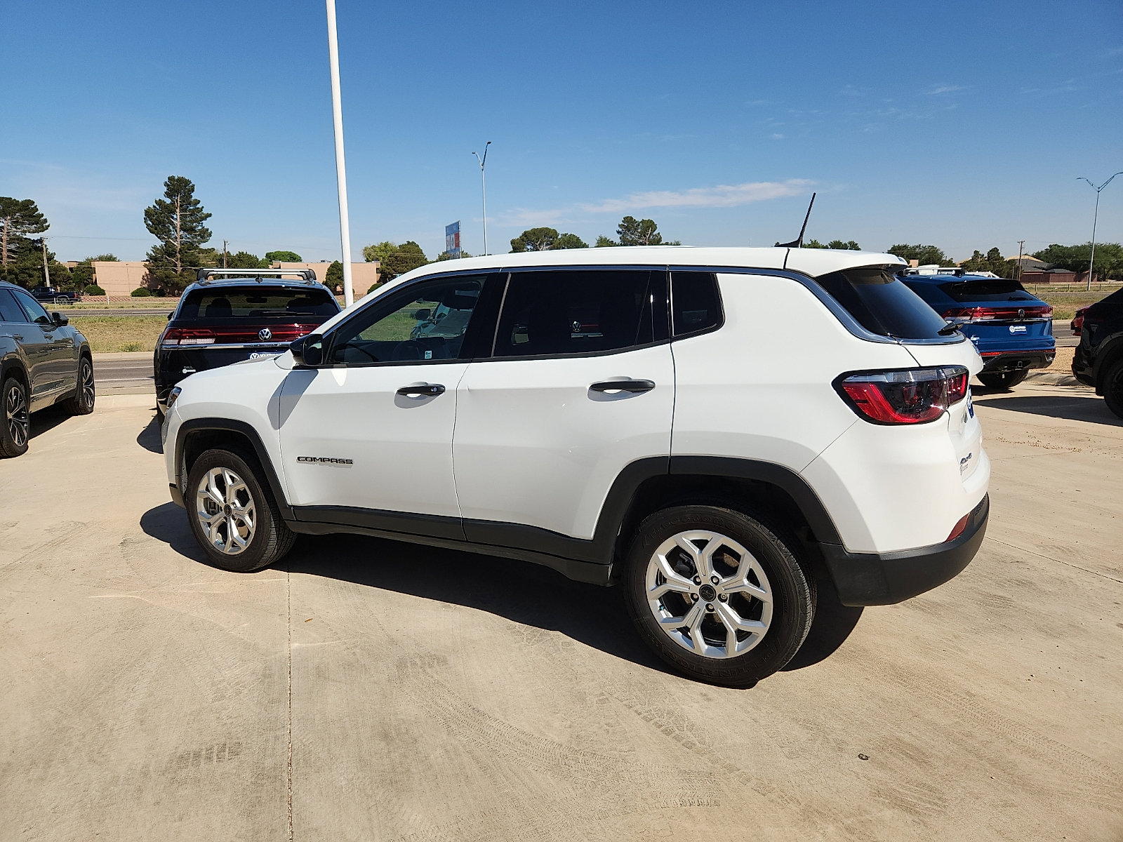 Used 2025 Jeep Compass Sport AWD/4WD image 4