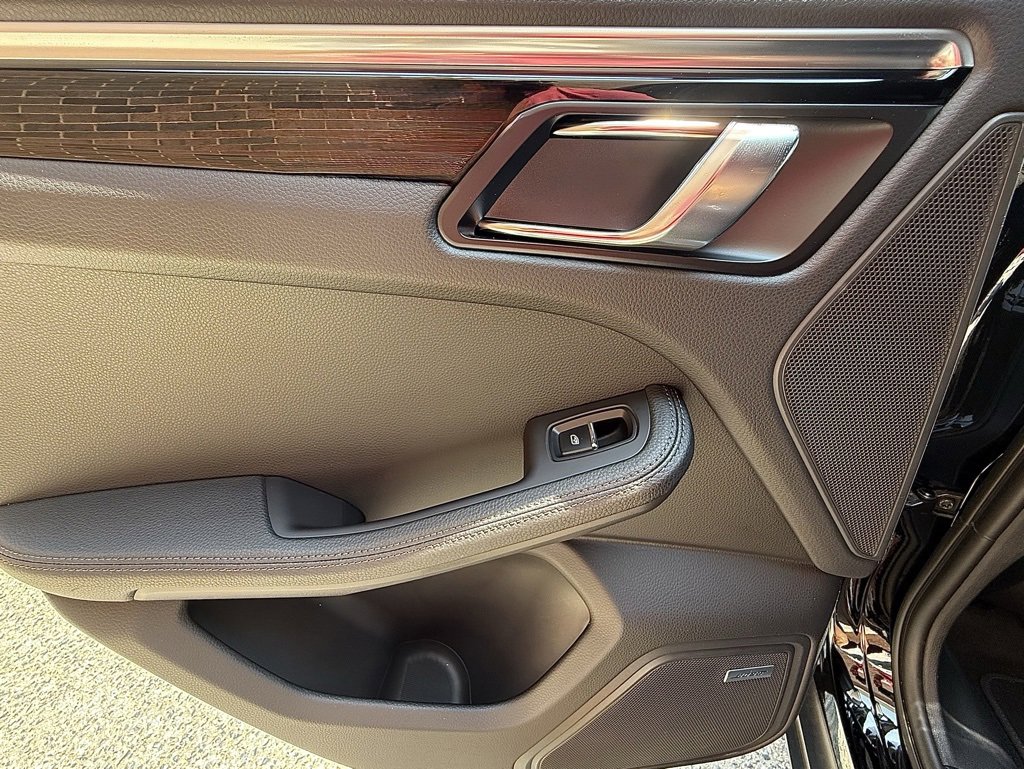 Certified 2024 Porsche Macan image 21