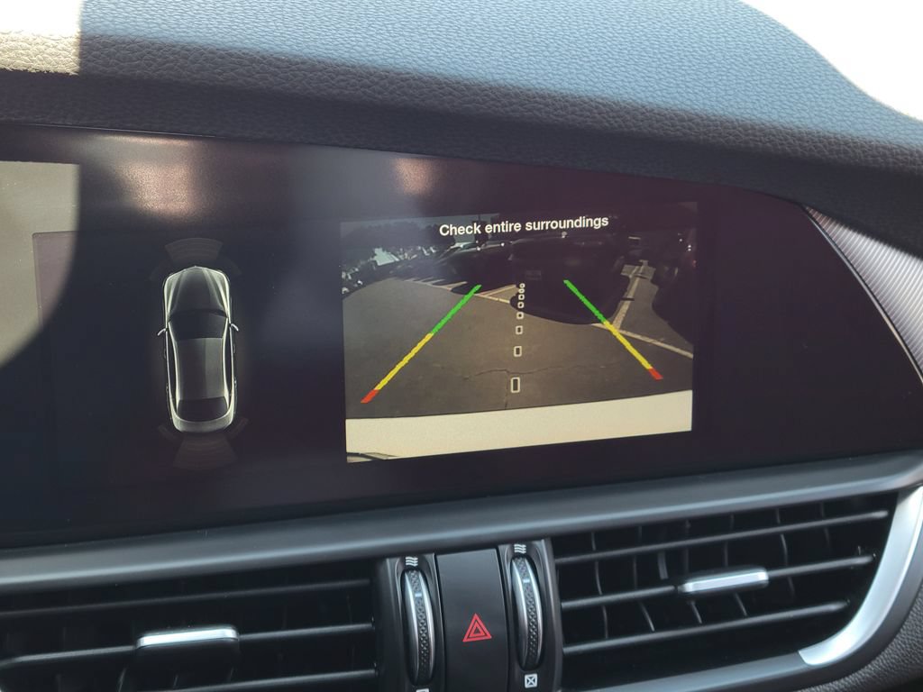 Used 2022 Alfa Romeo Giulia Veloce RWD image 9