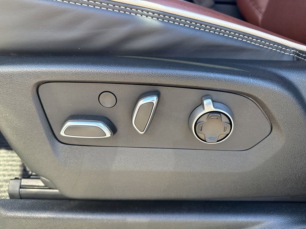 Used 2024 GMC Yukon Denali Ultimate image 11