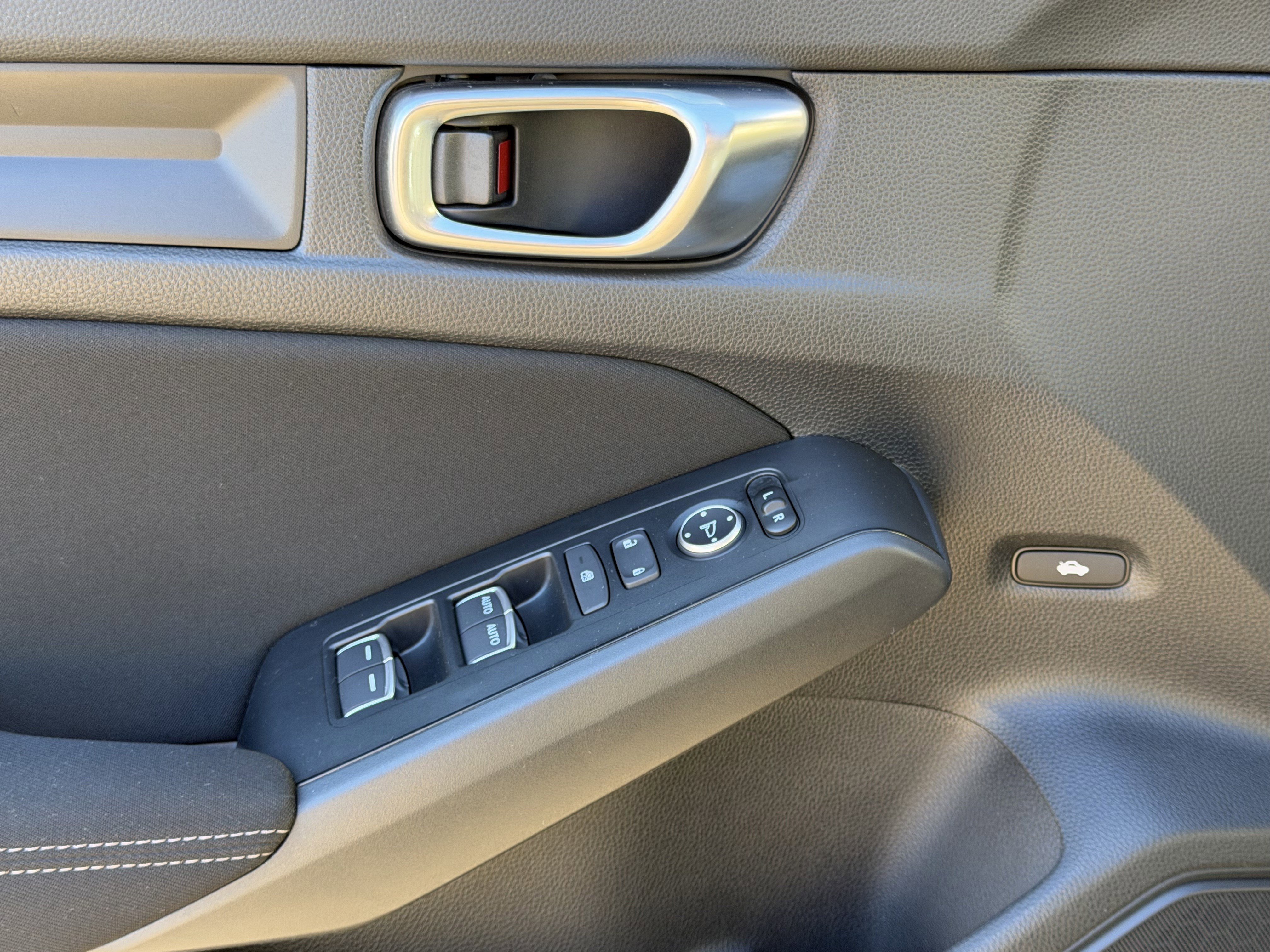 Used 2024 Honda Civic Sport image 9