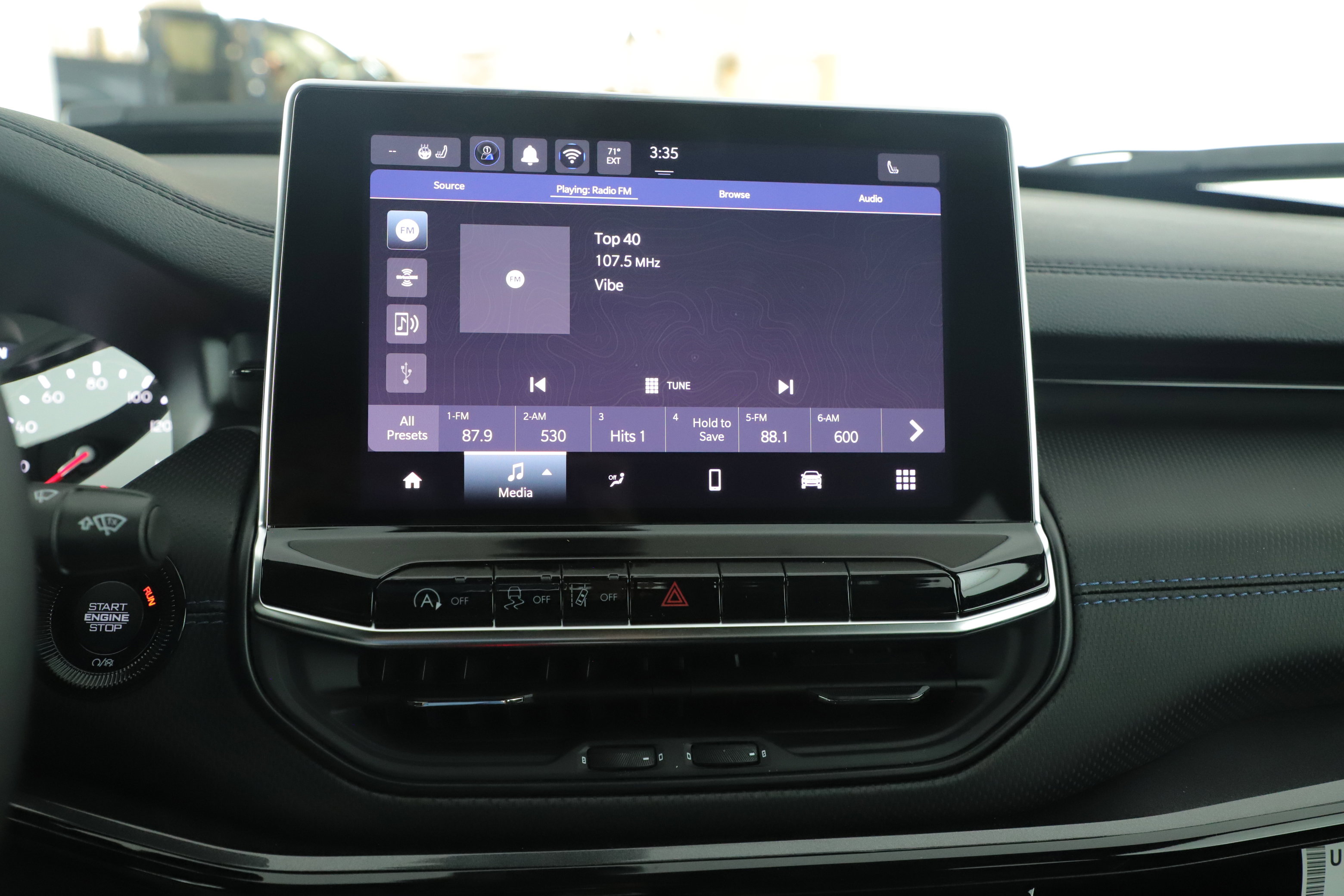 New 2026 Jeep Compass Latitude image 17