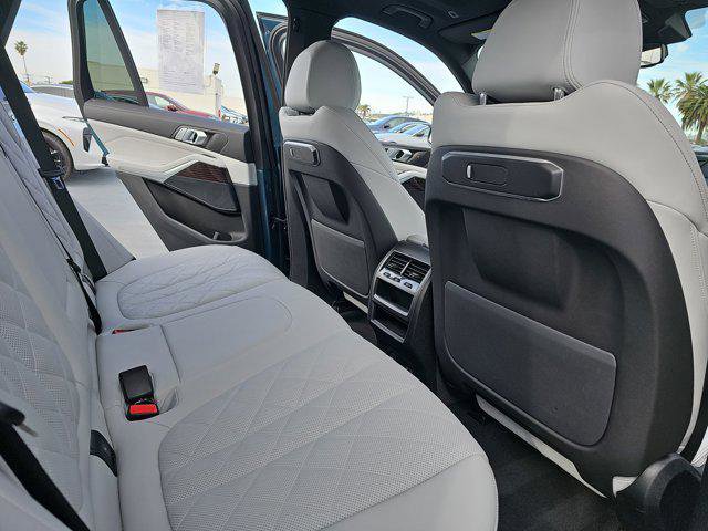 Used 2025 BMW X5 sDrive40i w/ Parking Assistance Package image 11