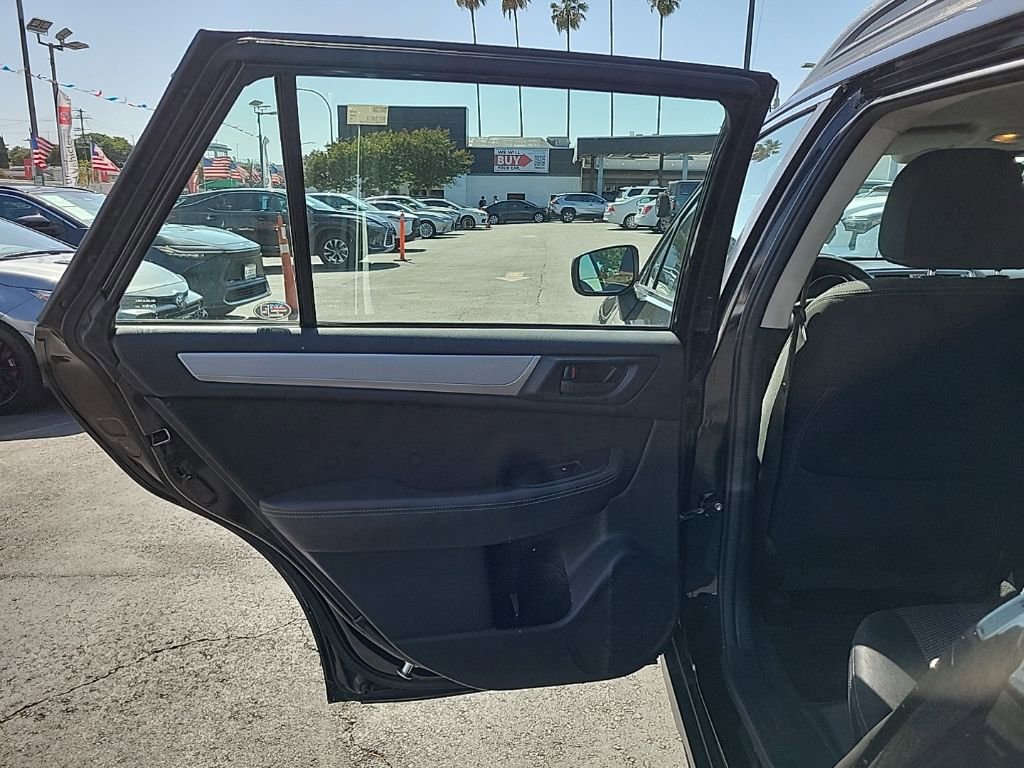 Used 2019 Subaru Outback 2.5i AWD/4WD image 13