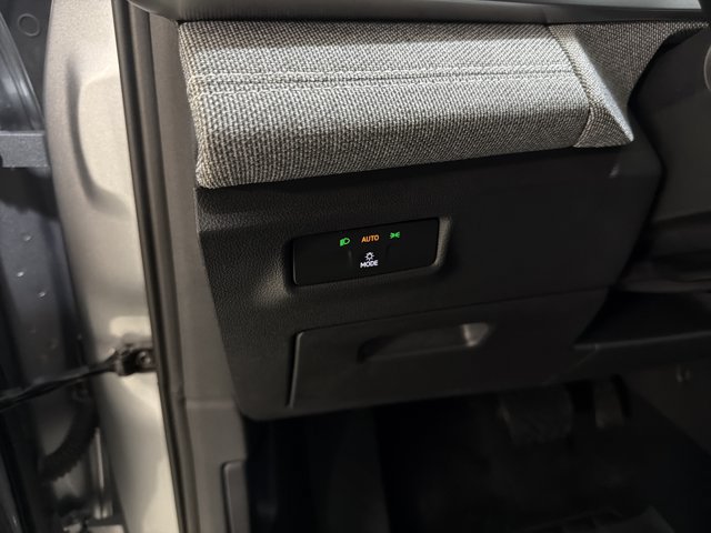Certified 2025 Volkswagen Tiguan S AWD/4WD image 35