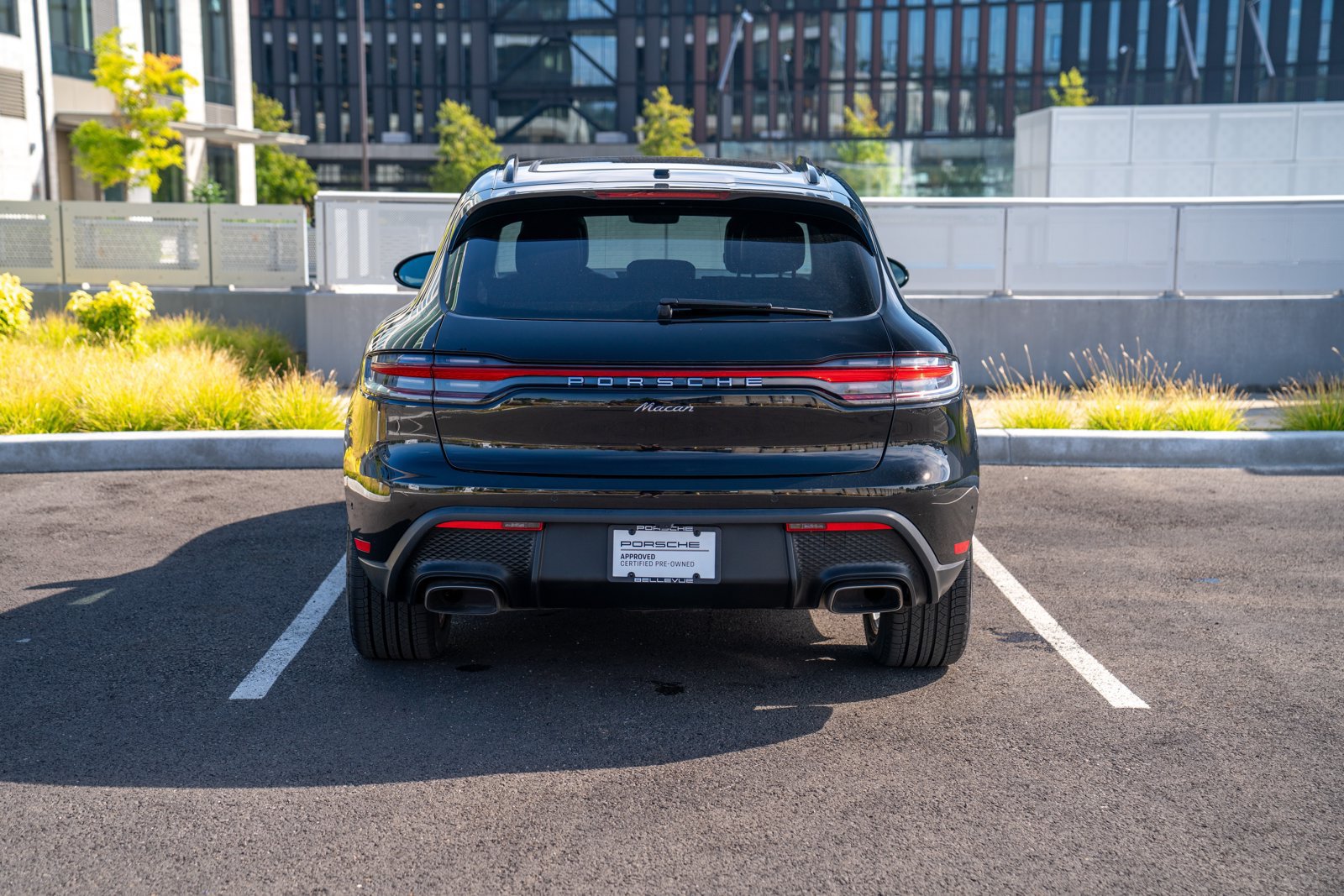 Certified 2024 Porsche Macan AWD/4WD image 7