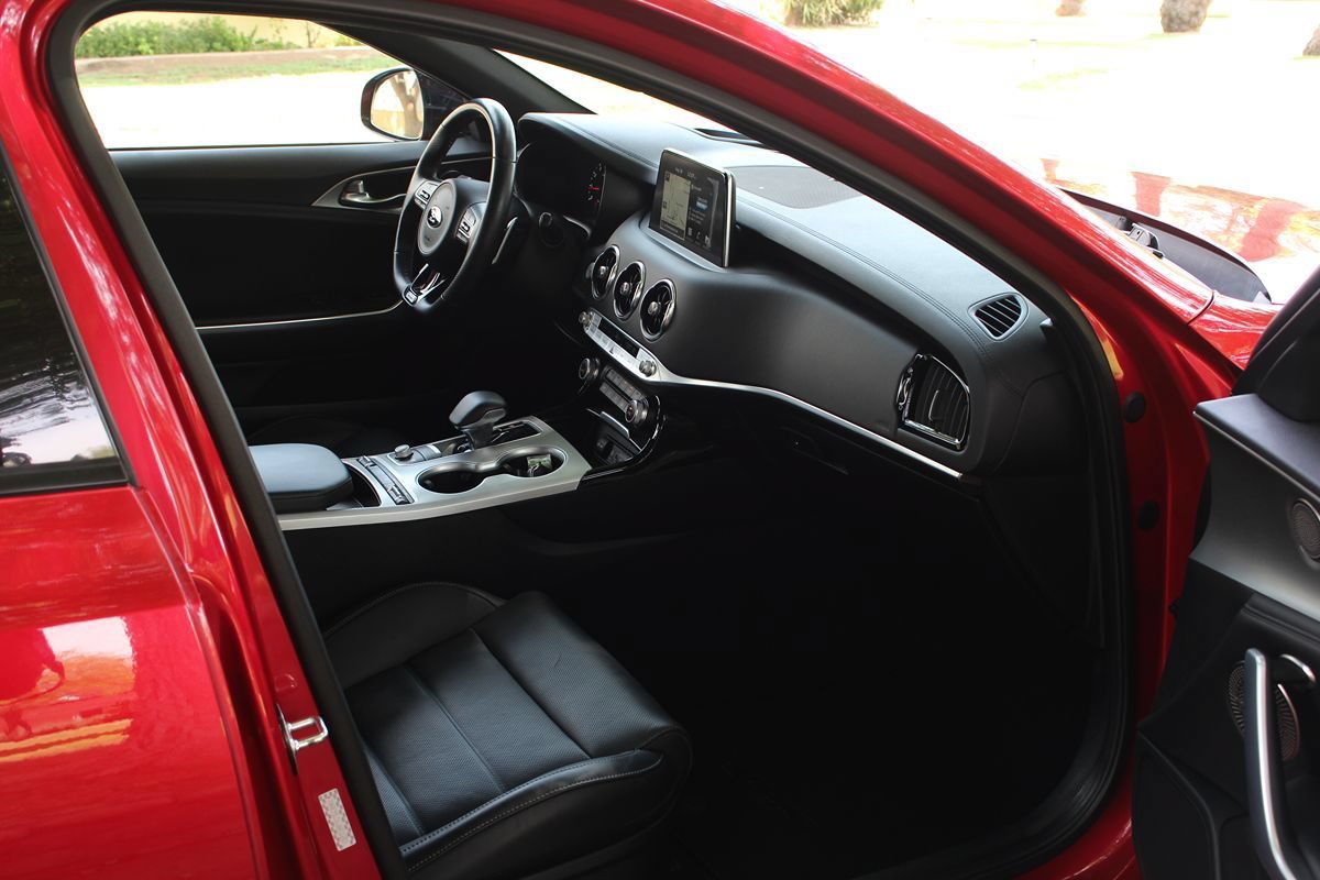 Used 2018 Kia Stinger GT2 RWD image 18