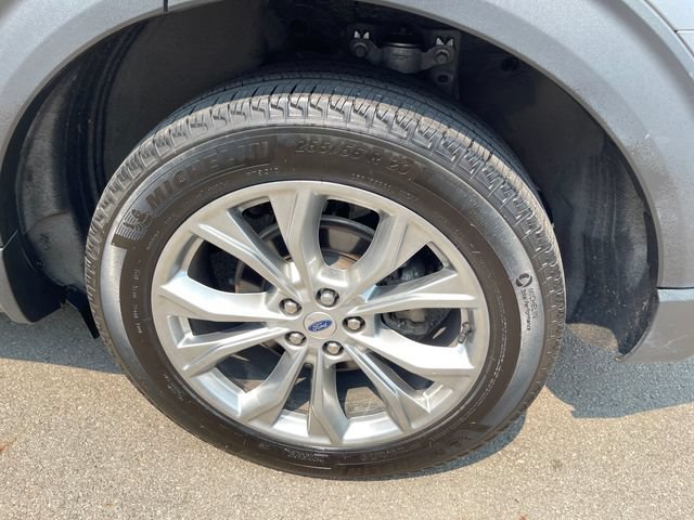 Used 2024 Ford Explorer XLT w/ Equipment Group 202A AWD/4WD image 46