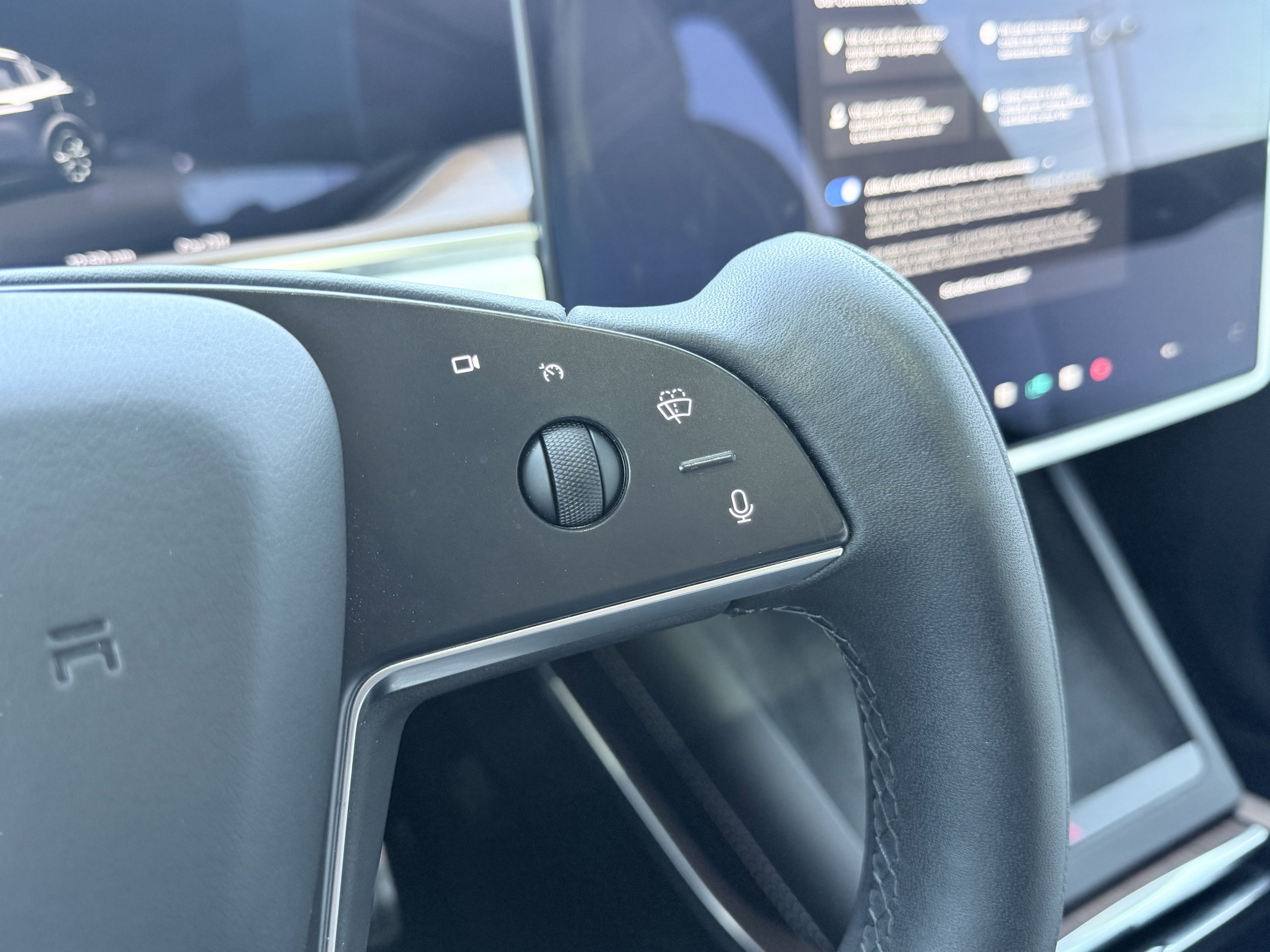 Used 2022 Tesla Model X image 65