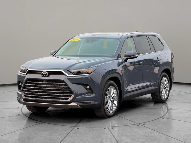 Certified 2025 Toyota Grand Highlander AWD image 2