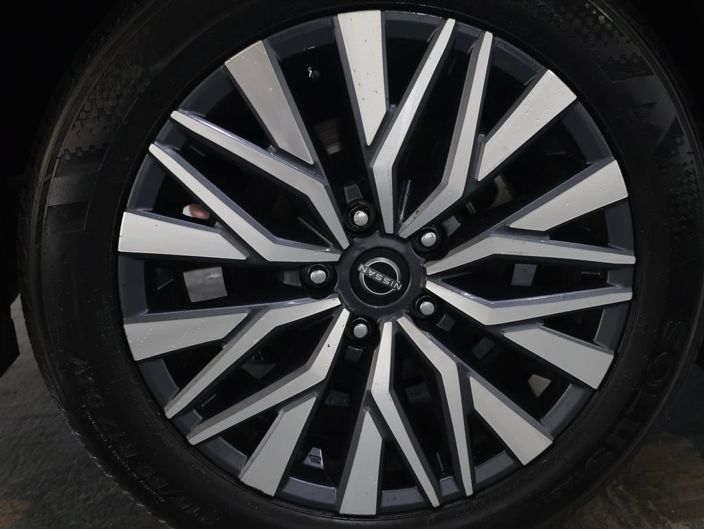 Used 2025 Nissan Altima 2.5 SV FWD image 31