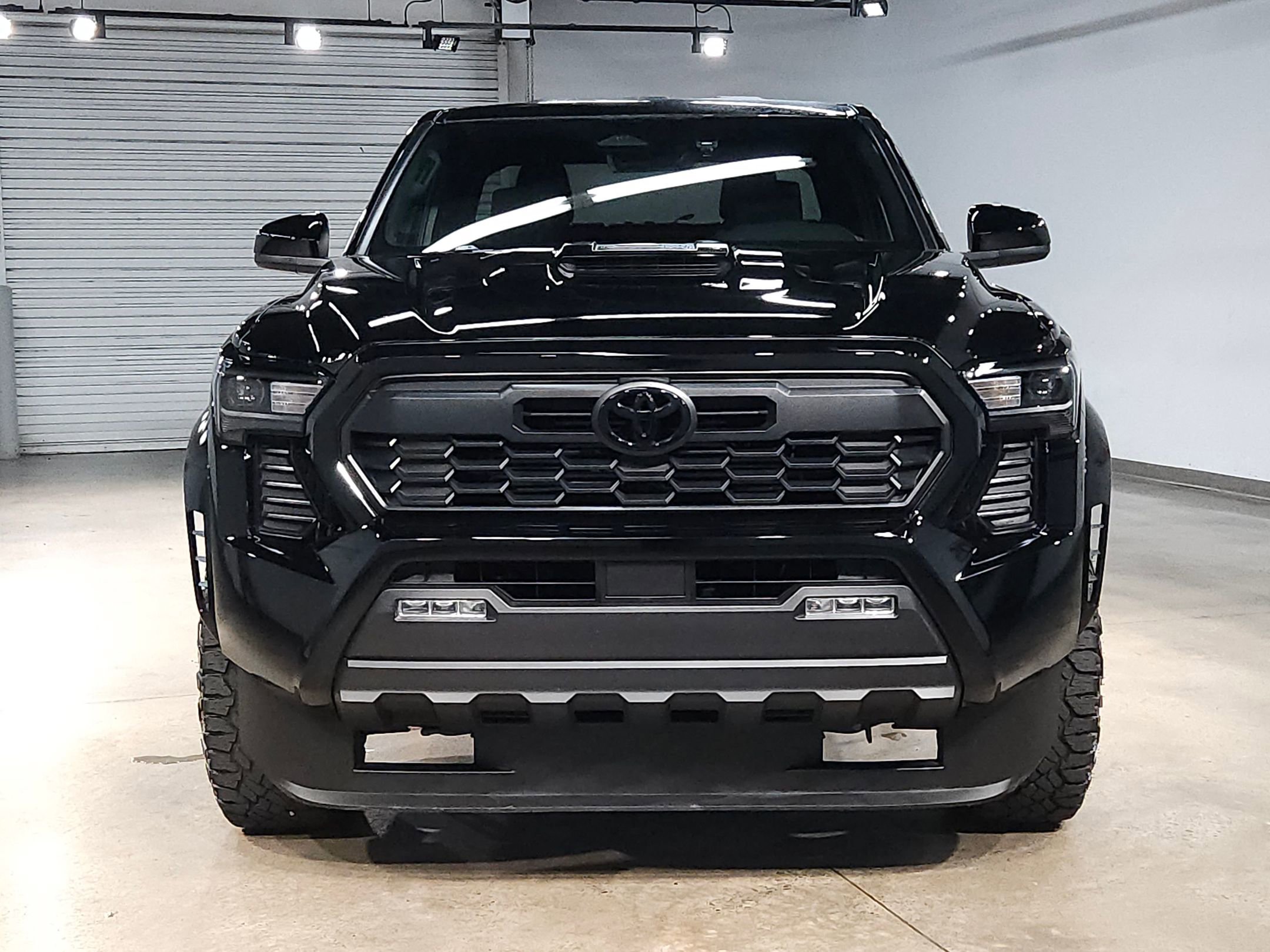 Used 2025 Toyota Tacoma TRD Sport image 2