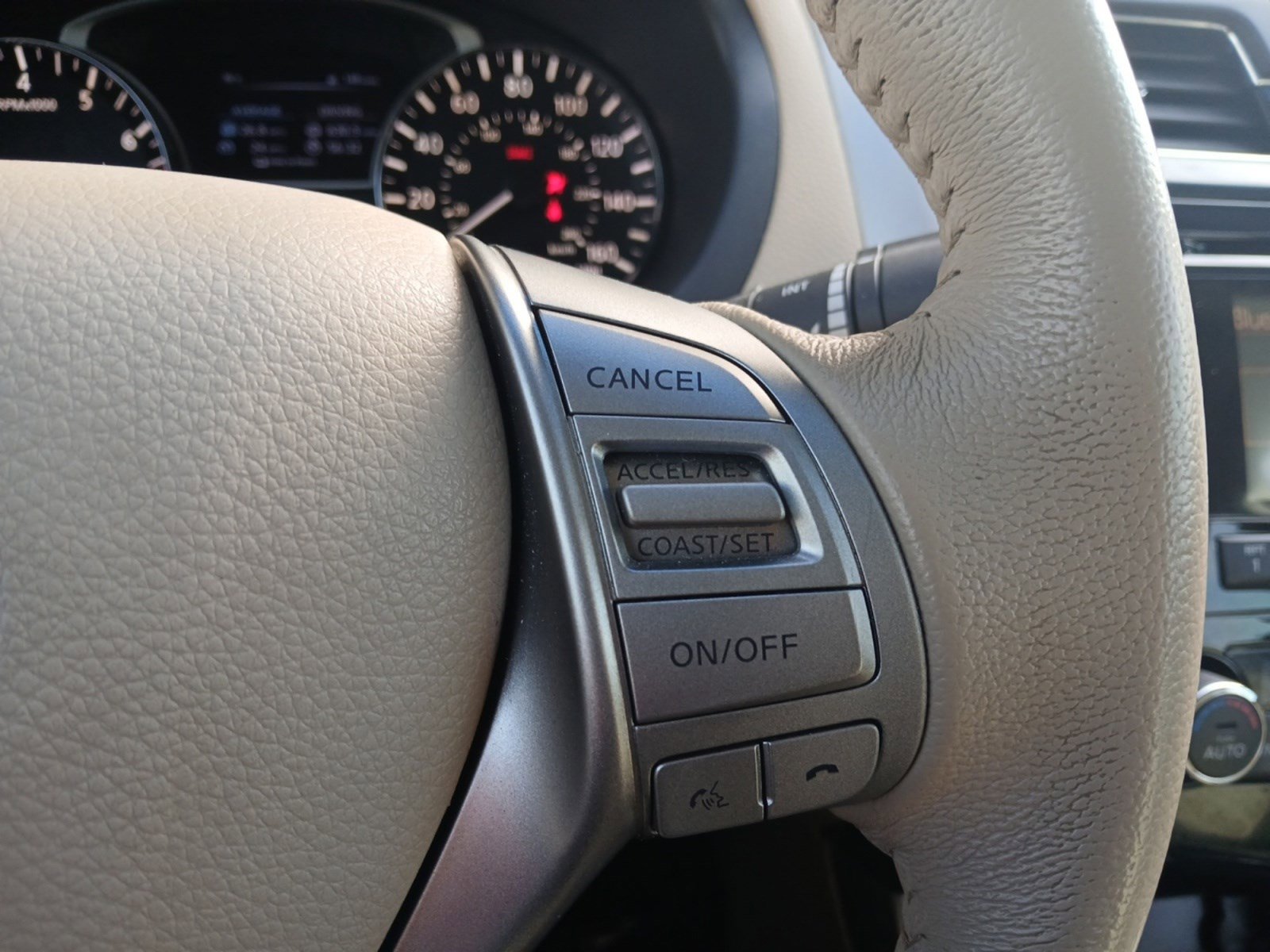 Used 2015 Nissan Altima 2.5 SV w/ Convenience Package image 17