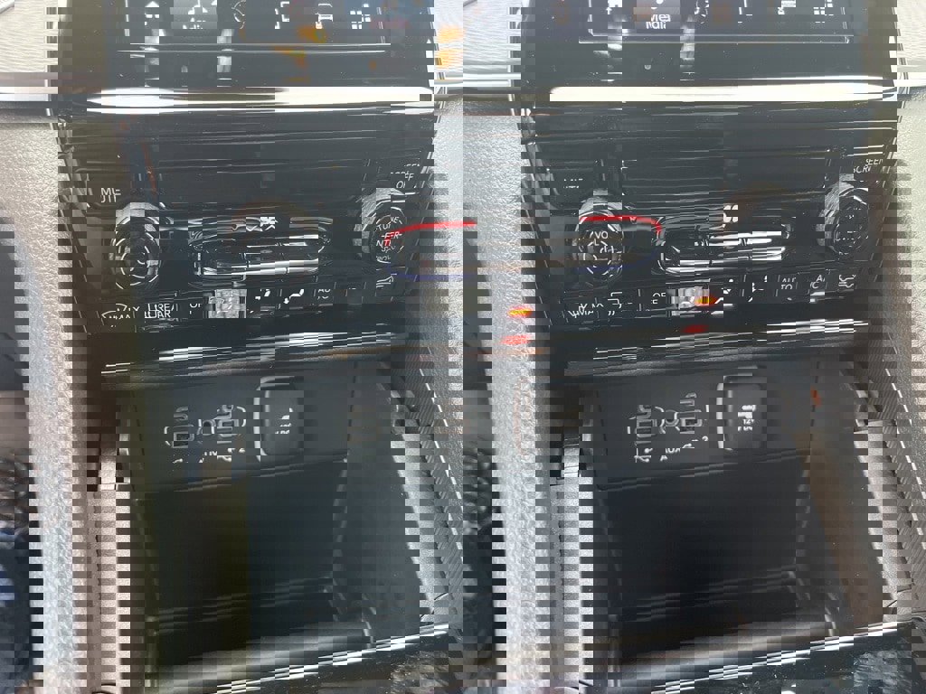 New 2025 Jeep Grand Cherokee Laredo X image 22