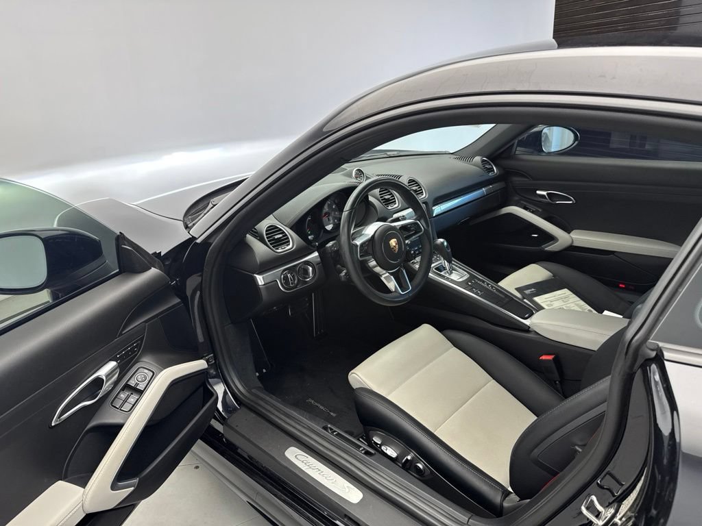Certified 2024 Porsche 718 Cayman S RWD image 12