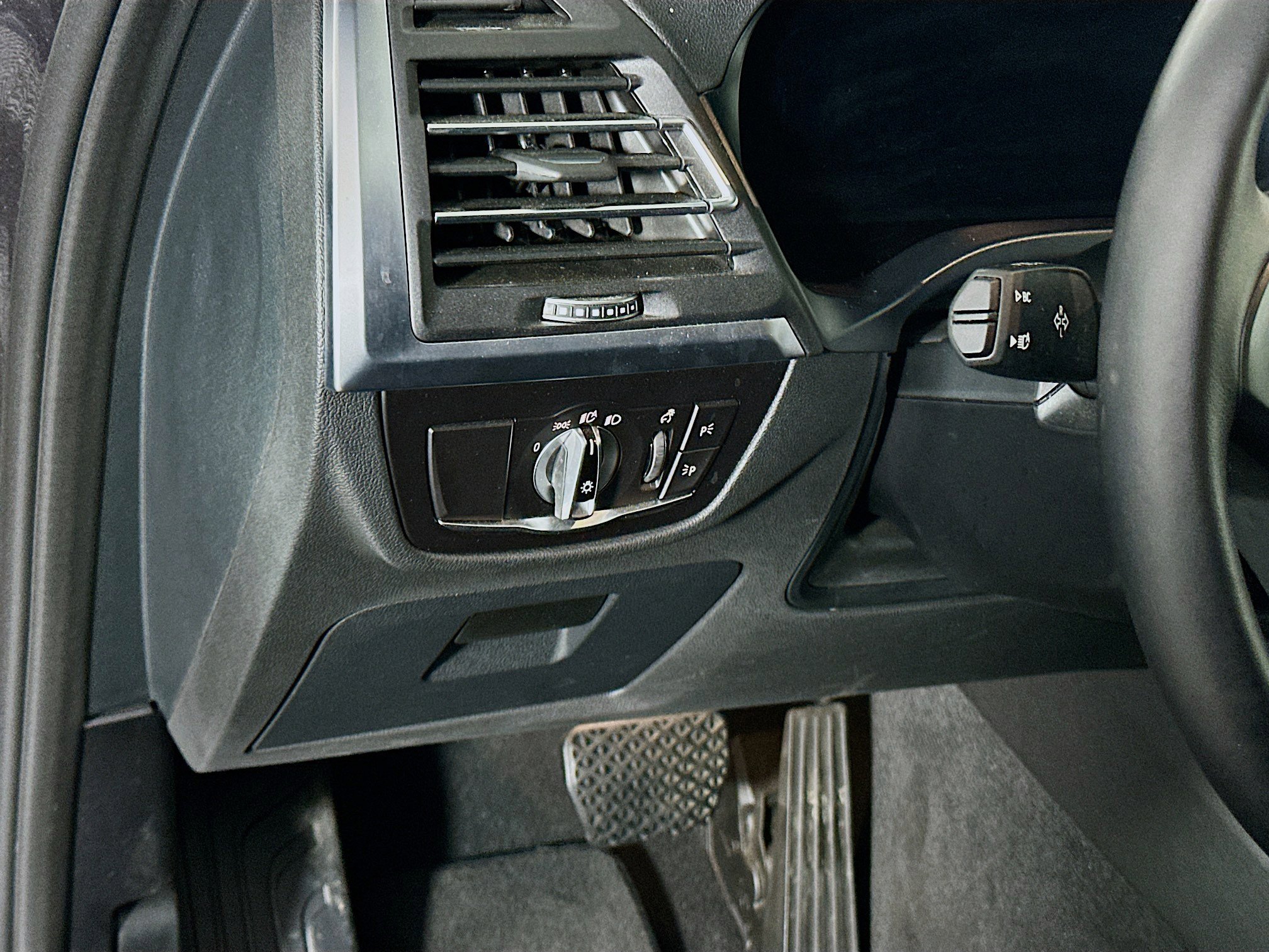 Used 2022 BMW X3 sDrive30i w/ Convenience Package image 17