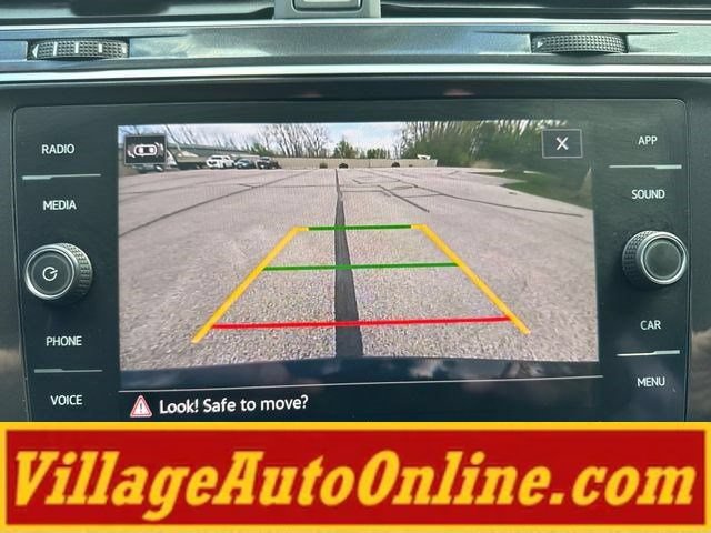 Used 2022 Volkswagen Tiguan SE w/ Panoramic Sunroof Package AWD/4WD image 26