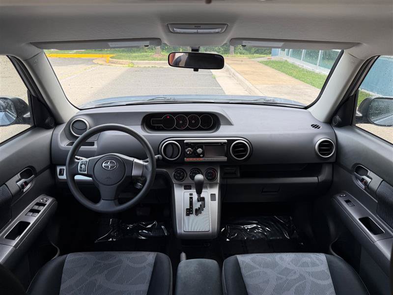 Used 2011 Scion xB FWD image 37
