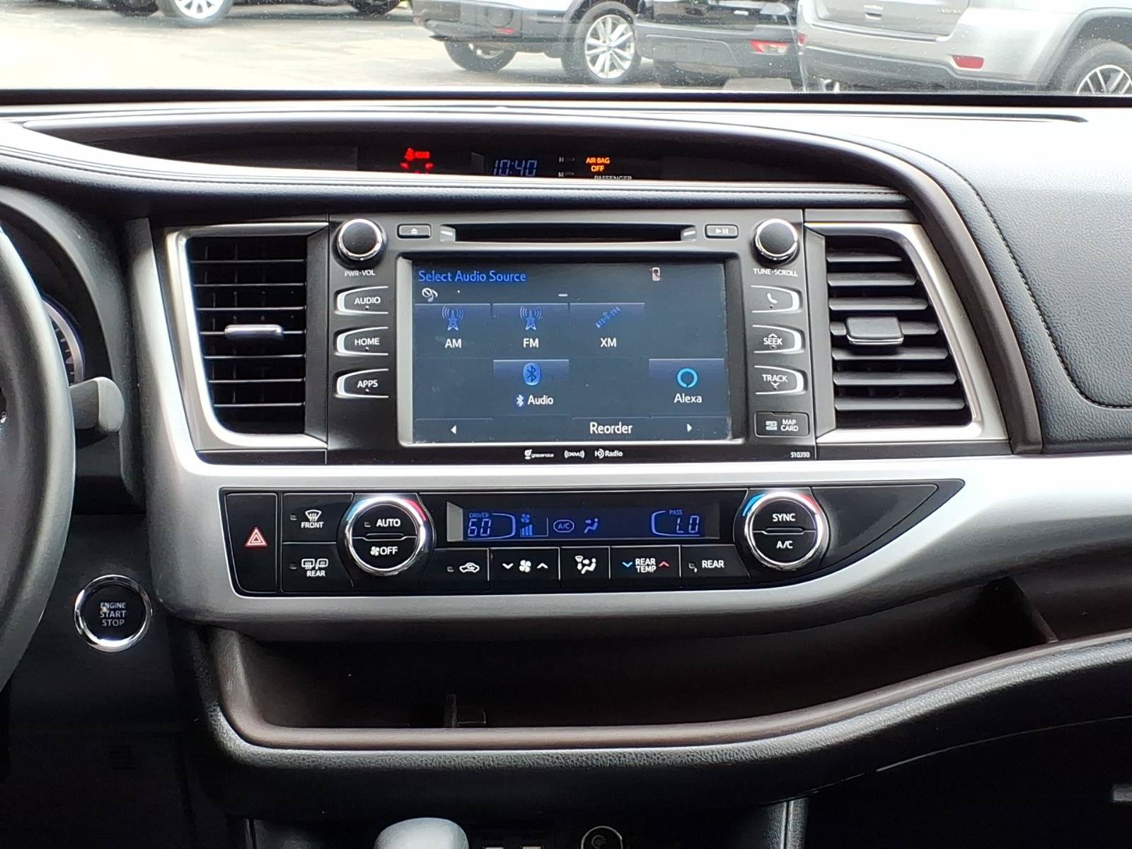 Used 2019 Toyota Highlander XLE AWD/4WD image 15