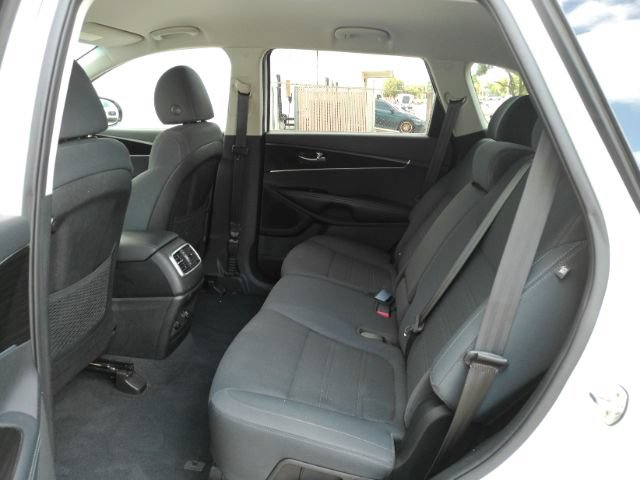 Used 2019 Kia Sorento AWD w/ LX Convenience Package image 17