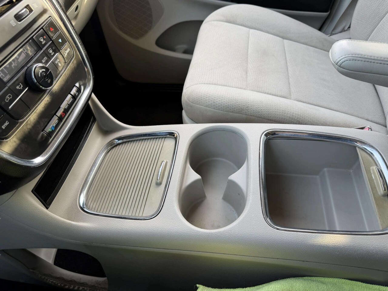 Used 2011 Dodge Grand Caravan Crew w/ Entertainment Group 1 image 49