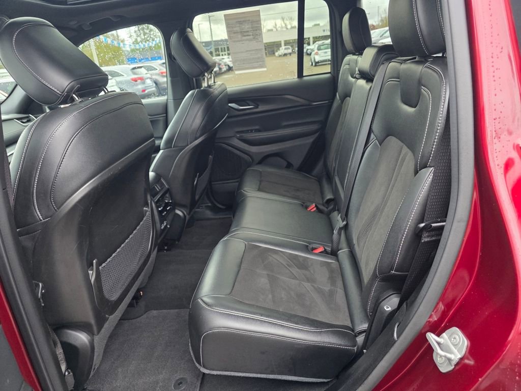 Used 2023 Jeep Grand Cherokee Altitude image 6