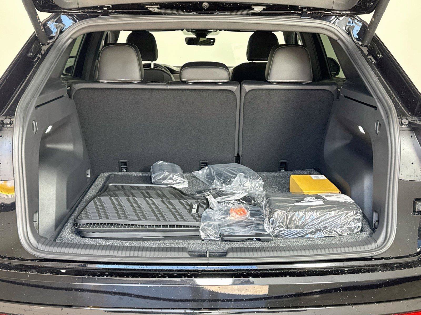 New 2026 Volkswagen Atlas Cross Sport SE FWD image 25