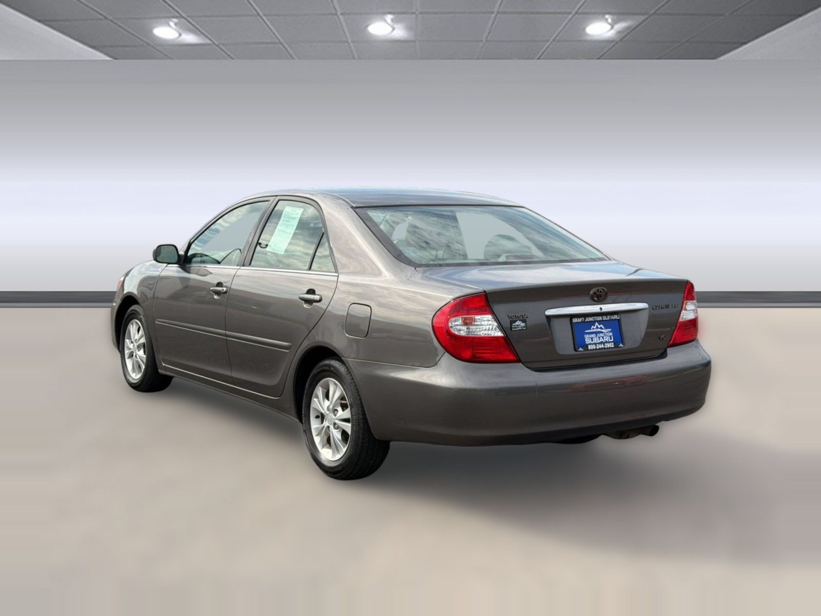 Used 2004 Toyota Camry LE FWD image 3