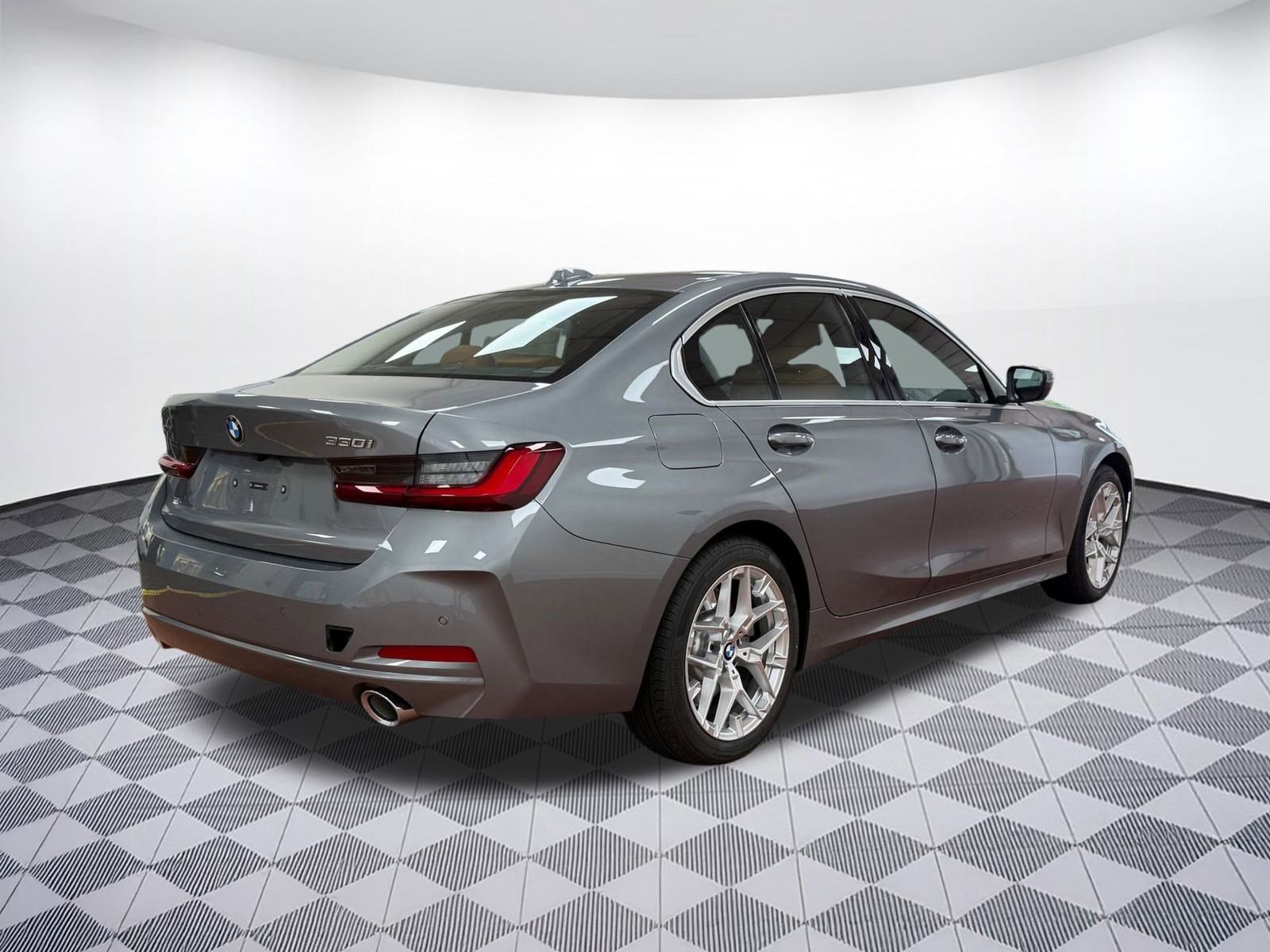 Used 2025 BMW 330i xDrive Sedan w/ Premium Package image 9