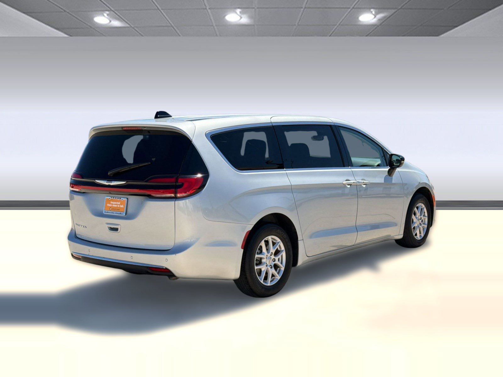 Certified 2024 Chrysler Pacifica Touring-L FWD image 9