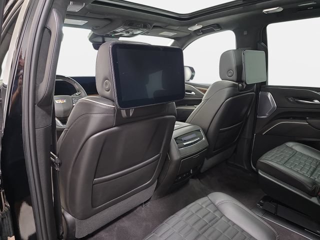 Certified 2023 Cadillac Escalade Sport Platinum w/ LPO, ONYX Package AWD/4WD image 34