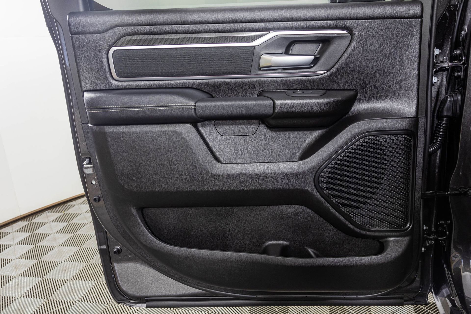 New 2026 RAM 1500 4x4 Crew Cab image 37