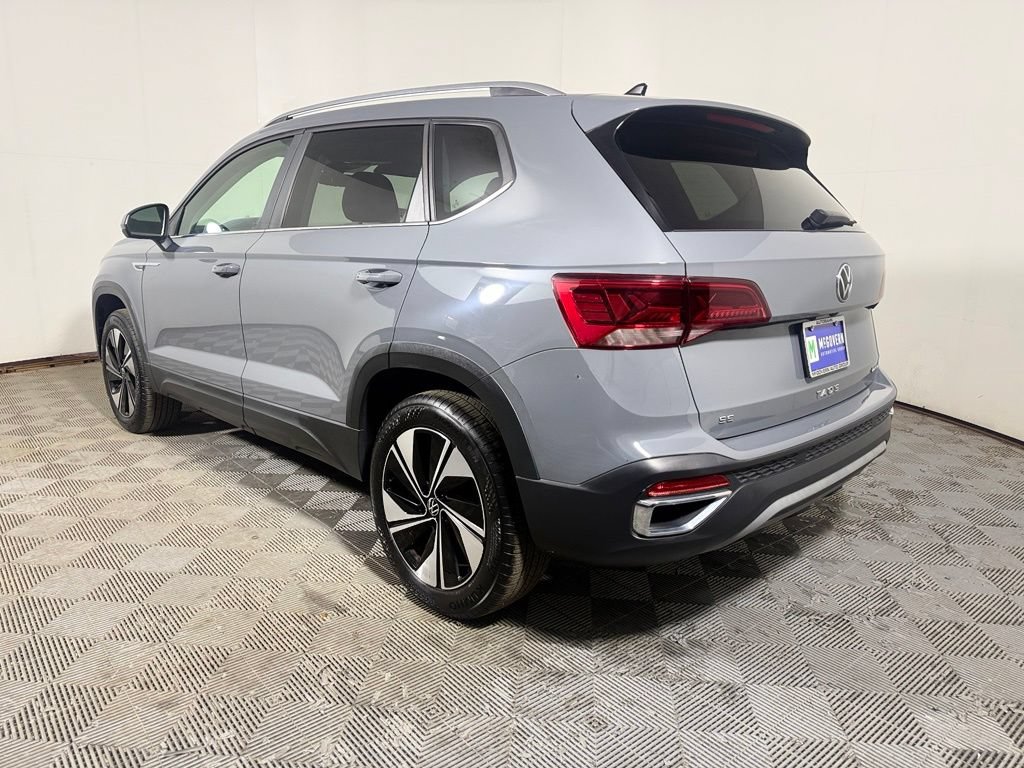 Used 2023 Volkswagen Taos SE w/ Panoramic Sunroof Package AWD/4WD image 5