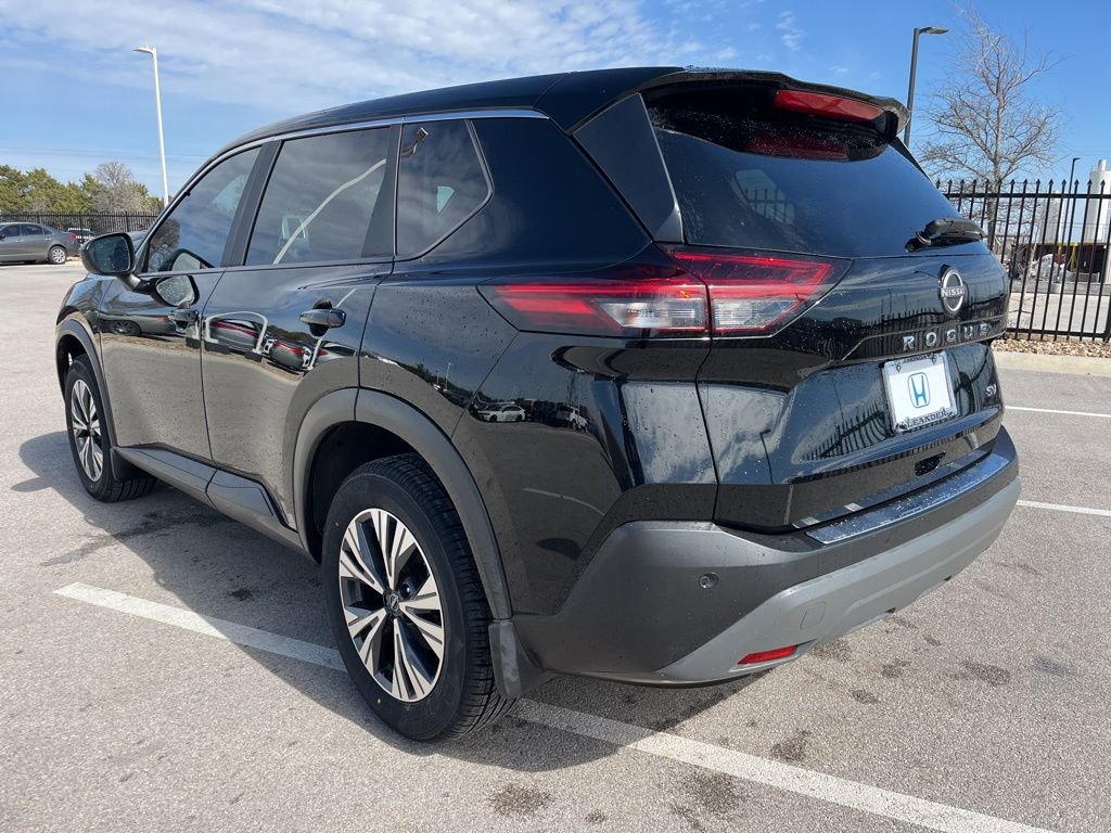 Used 2023 Nissan Rogue SV image 6