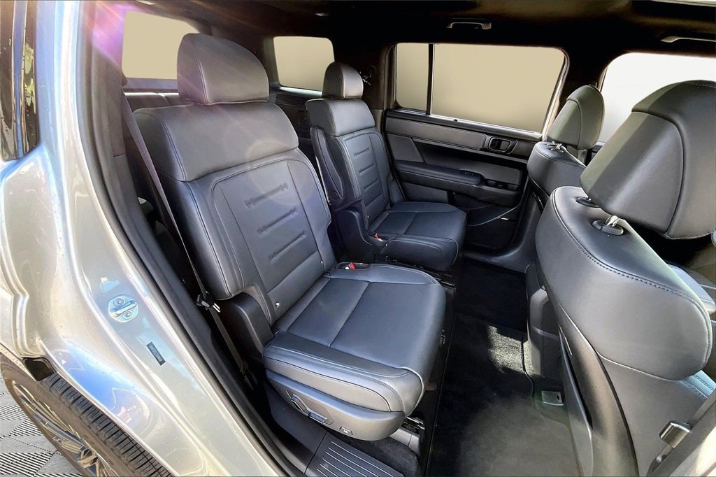 Used 2025 Hyundai Santa Fe Calligraphy image 27