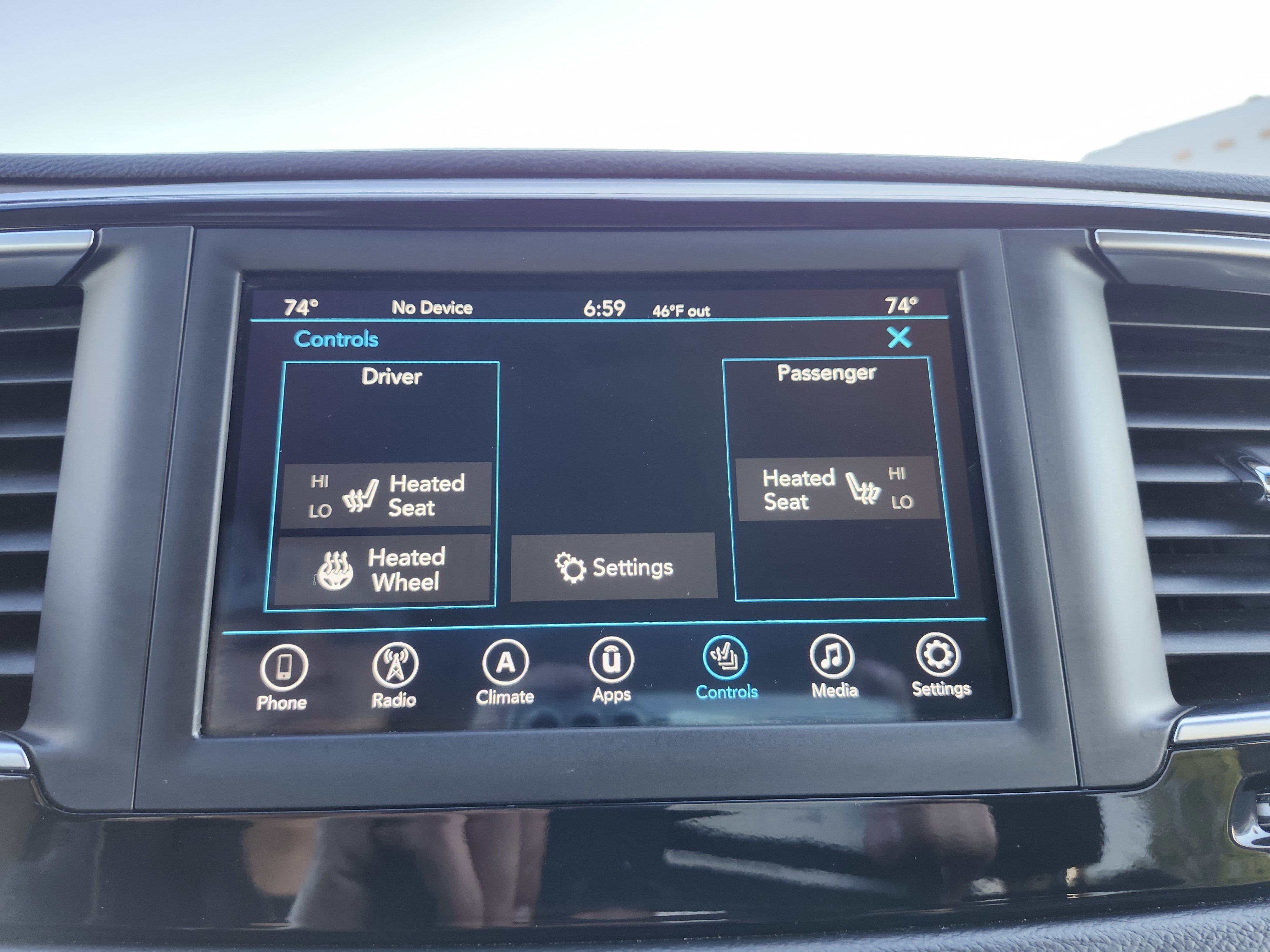 Used 2019 Chrysler Pacifica Touring-L FWD image 8