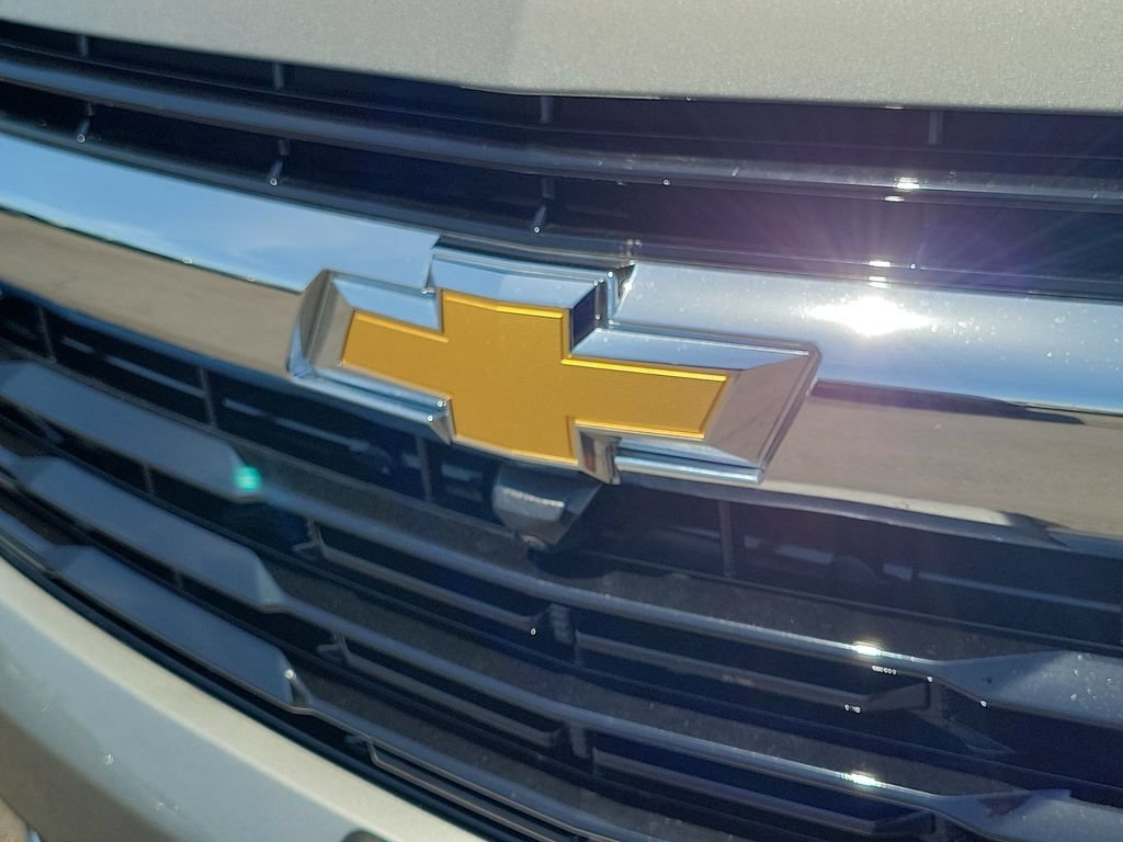 Used 2026 Chevrolet Suburban LS RWD image 30