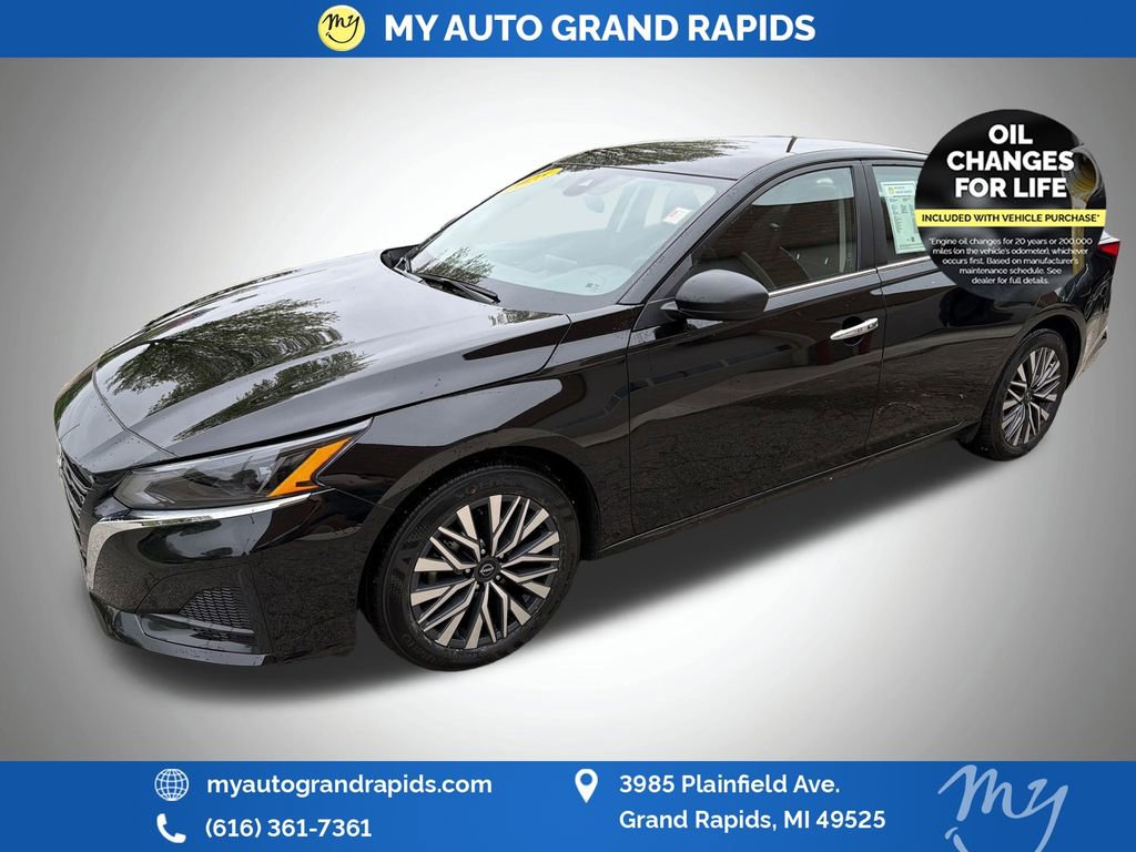 Used 2025 Nissan Altima 2.5 SV FWD image 3