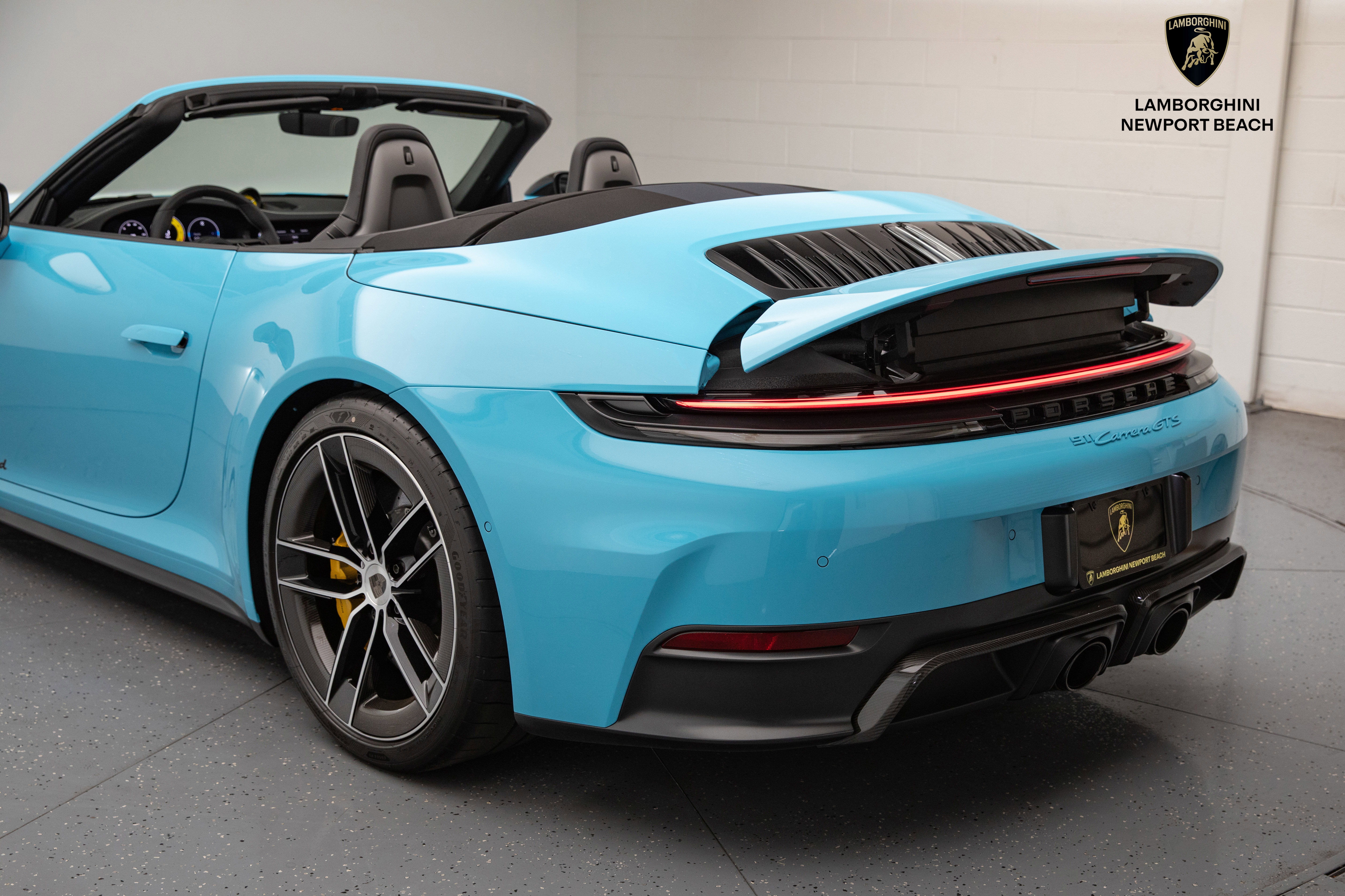Used 2025 Porsche 911 GTS image 15