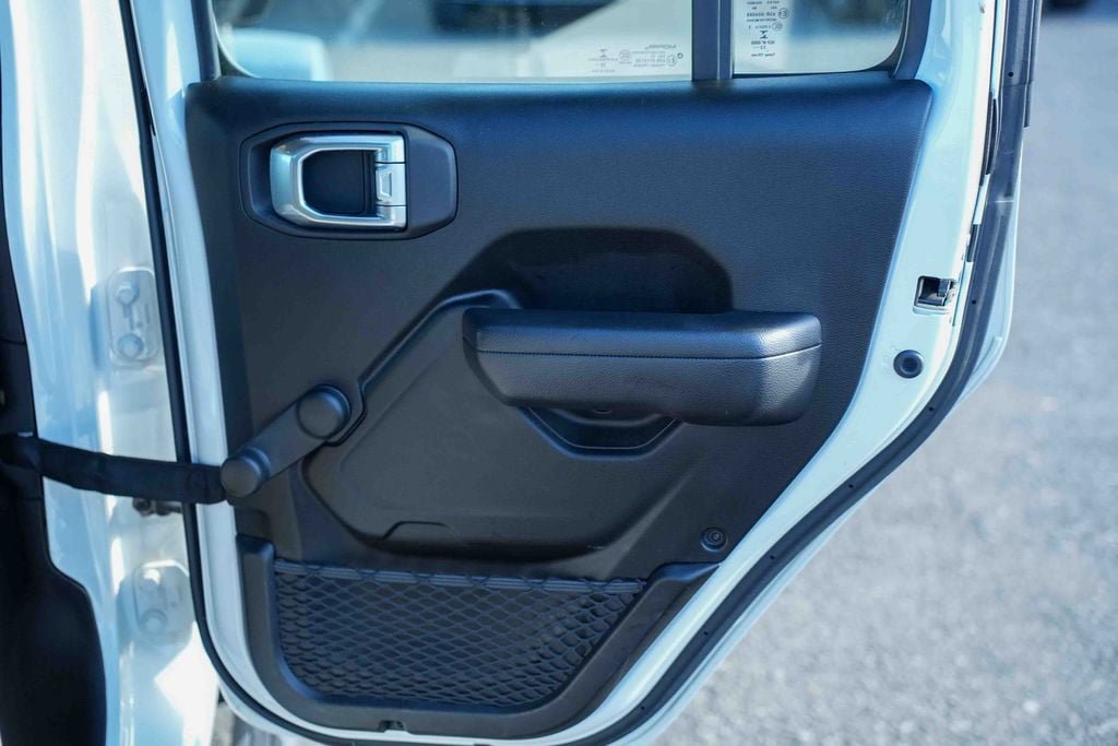 Used 2023 Jeep Wrangler Unlimited Sport AWD/4WD image 17