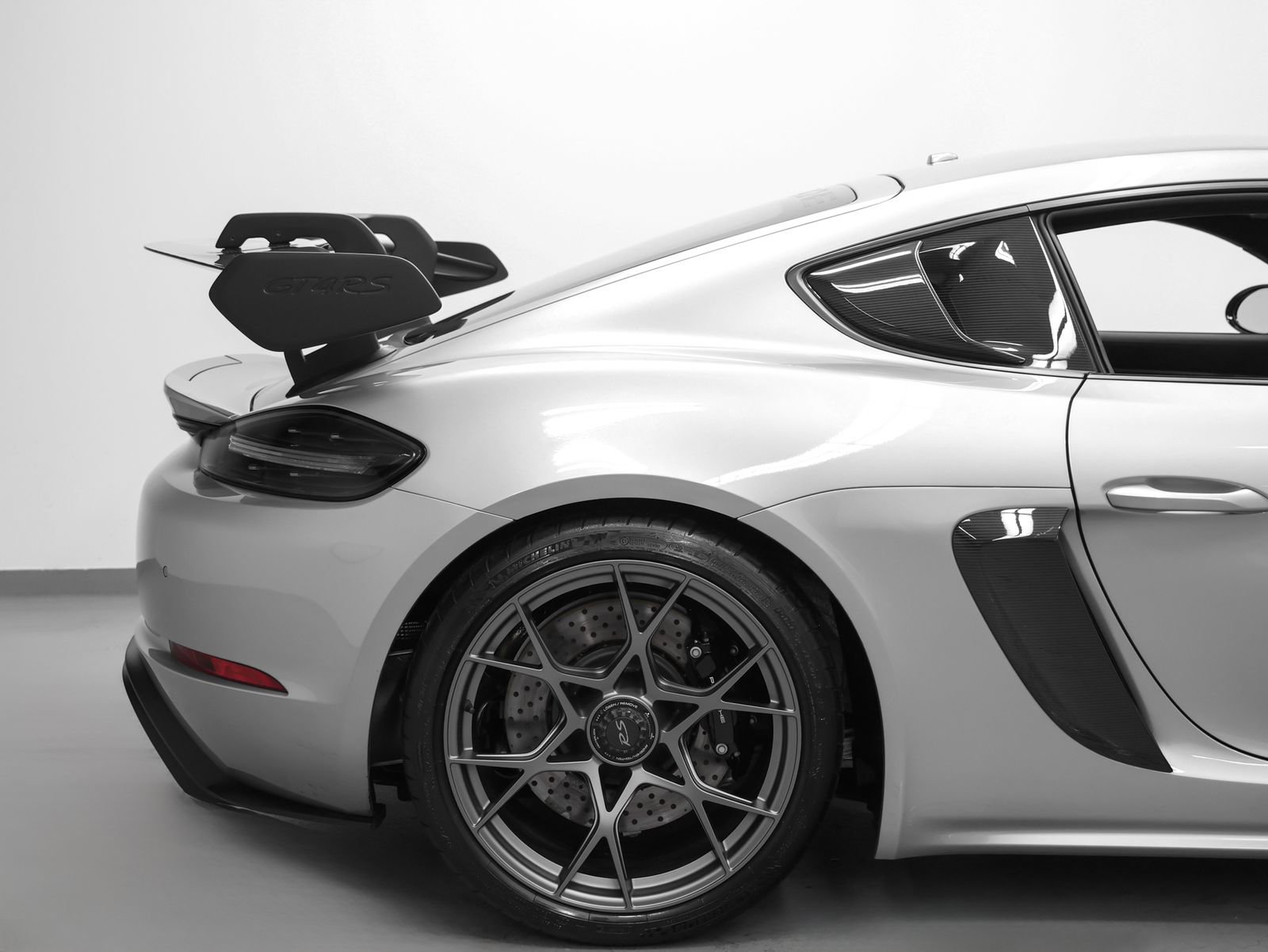 Certified 2025 Porsche 718 Cayman GT4 RS image 15