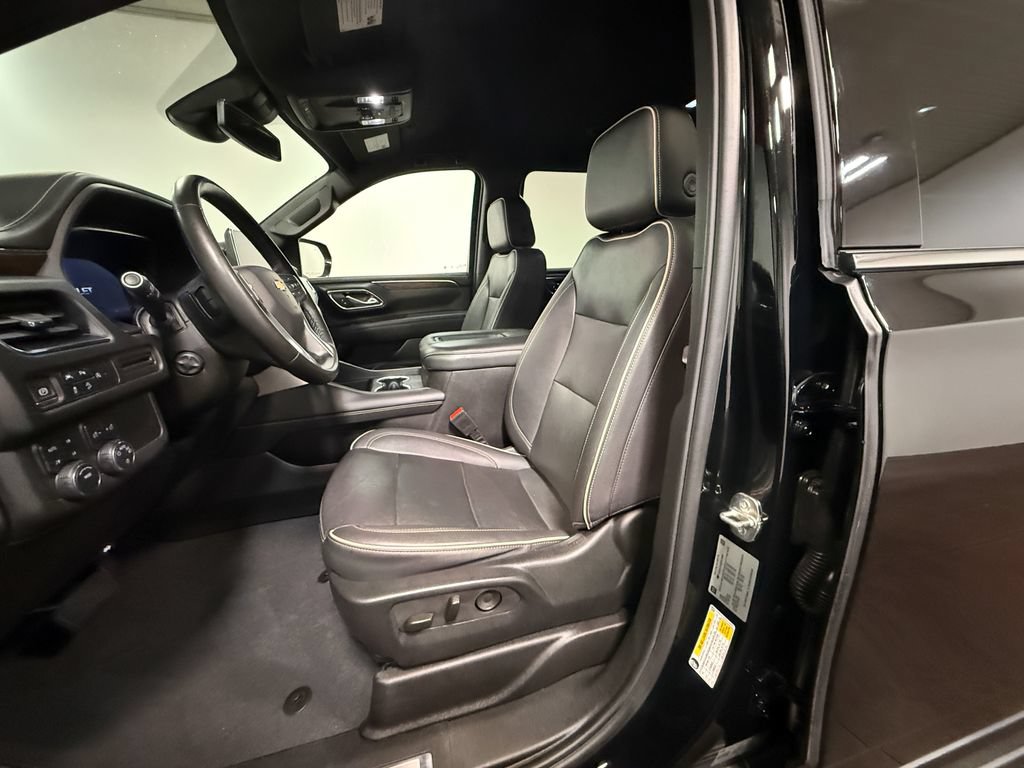 Used 2024 Chevrolet Suburban Premier AWD/4WD image 12