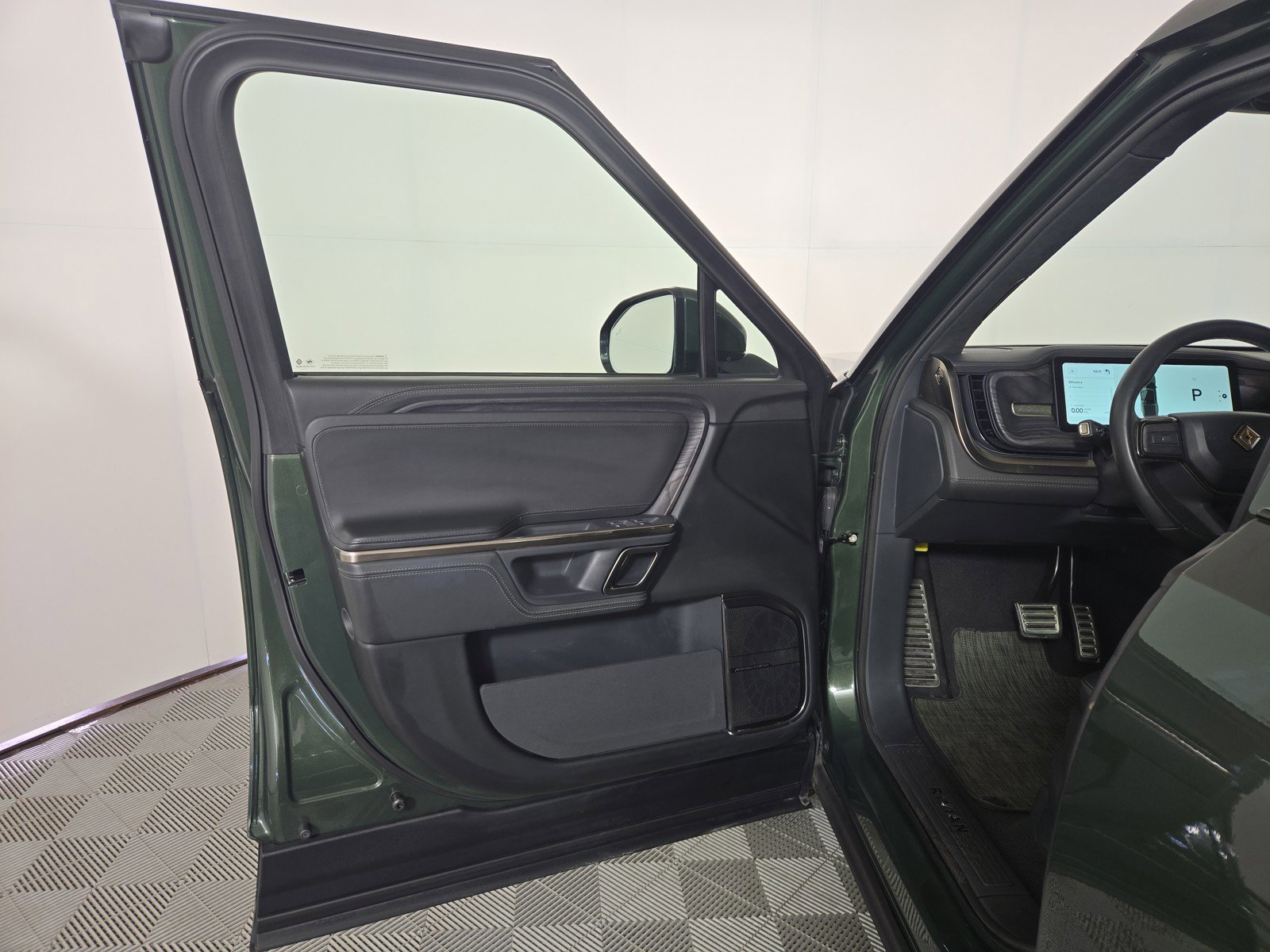 Used 2022 Rivian R1T Launch Edition image 16