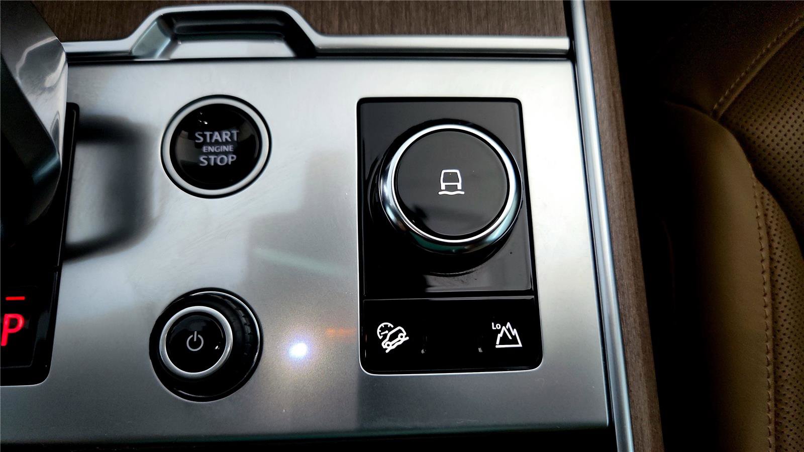 Used 2023 Land Rover Range Rover SE image 34