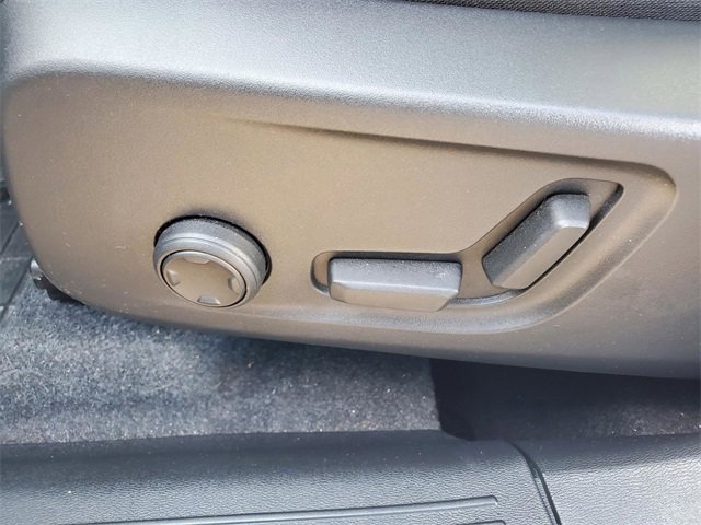 Certified 2025 Volvo XC40 B5 Core w/ Protection Package Premier image 15