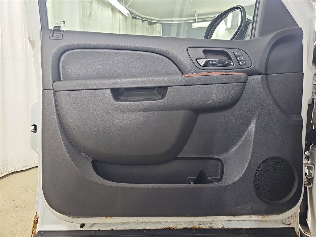 Used 2010 Chevrolet Tahoe LTZ image 31