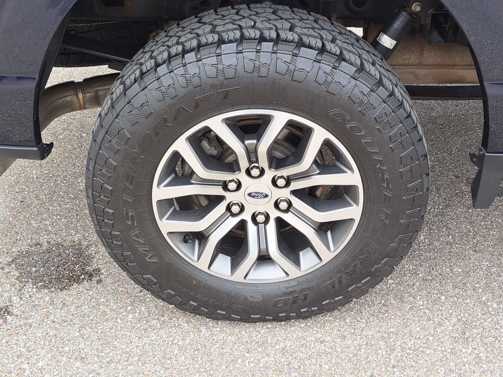 Used 2021 Ford F150 Lariat w/ Tow Technology Package image 6