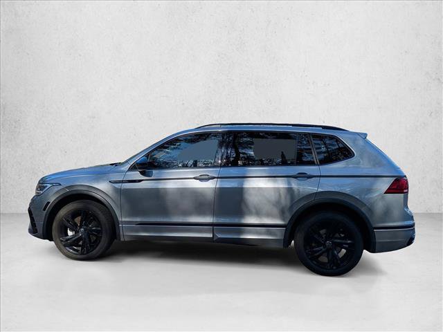 Used 2023 Volkswagen Tiguan SE R-Line image 3