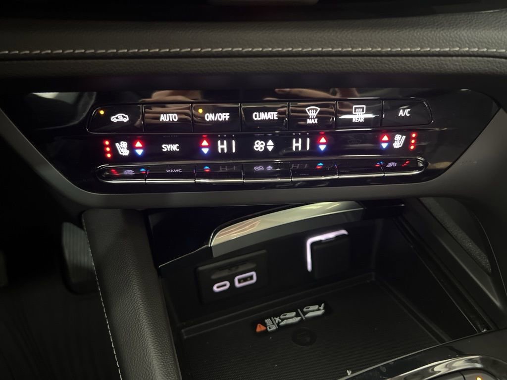 Used 2023 Buick Envision Avenir image 17